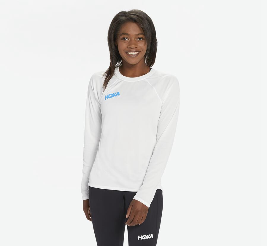 Hoka One One Top Kadın Beyaz - Performance Long Sleeve - AK3902147